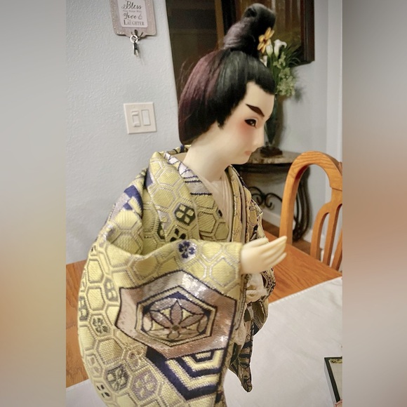 Japanese Gaisha & Male Dolls in Kimonos, Authentic. 18” with base. - Picture 11 of 15